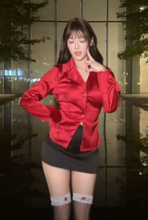 管晨辰评论区手撕对方回应不耻反荣必一运动前体操运动员下海做擦边！